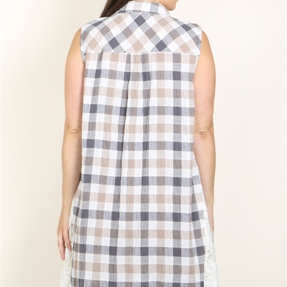 TAUPE GRAY GINGHAM PRINT TAILORED NECKLINE BUTTON DOWN WITH FRONT POCKET & LACE - Picture 2 of 5